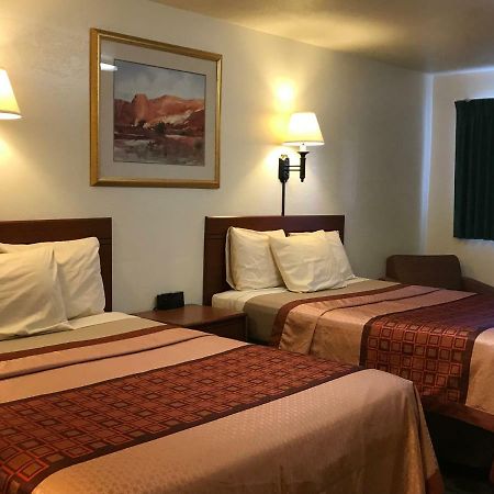 מונטיצ'לו Canyonlands Motor Inn מראה חיצוני תמונה