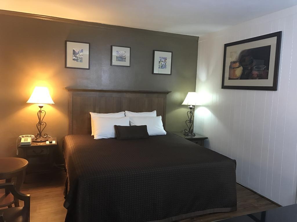 מונטיצ'לו Canyonlands Motor Inn מראה חיצוני תמונה