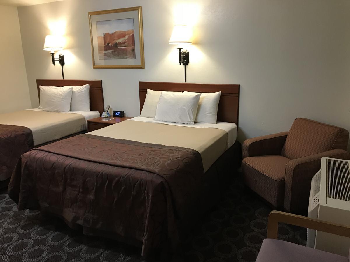 מונטיצ'לו Canyonlands Motor Inn מראה חיצוני תמונה