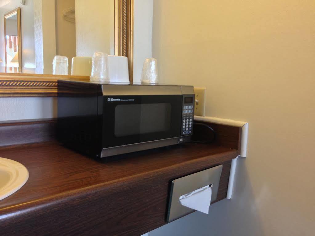 מונטיצ'לו Canyonlands Motor Inn מראה חיצוני תמונה
