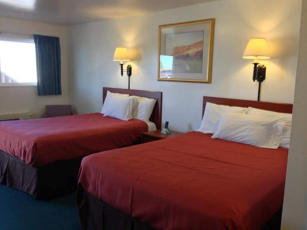 מונטיצ'לו Canyonlands Motor Inn מראה חיצוני תמונה