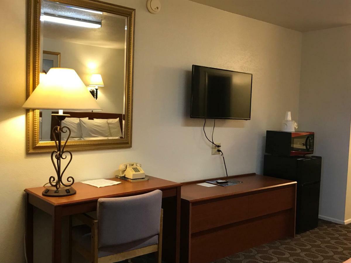מונטיצ'לו Canyonlands Motor Inn מראה חיצוני תמונה